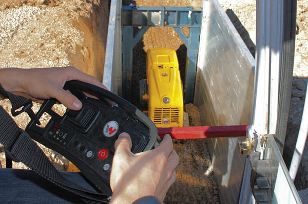 RTX-SC3 - The smart remote-controlled vibratory trench roller