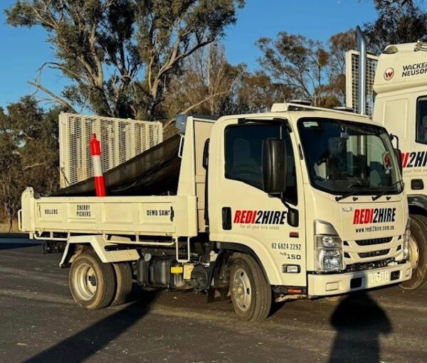 Small Tipper Truck NLR